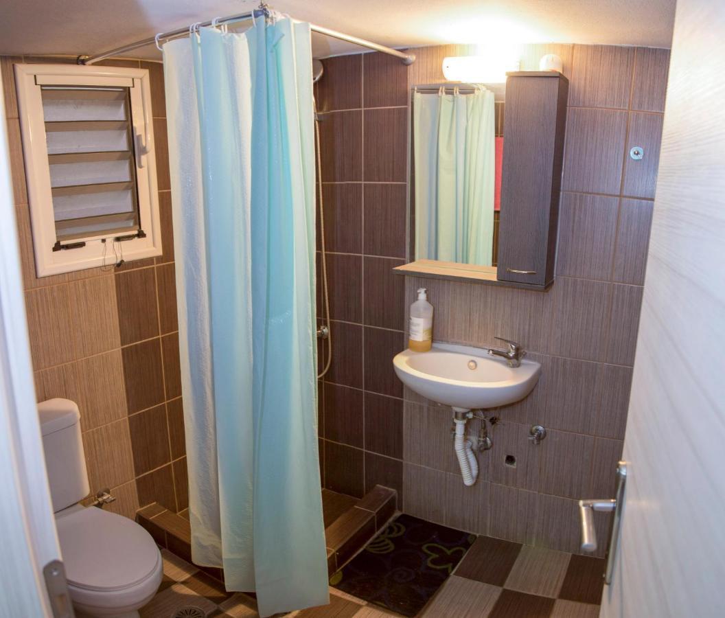 Aris Apartment นาฟปลิโอ ภายนอก รูปภาพ